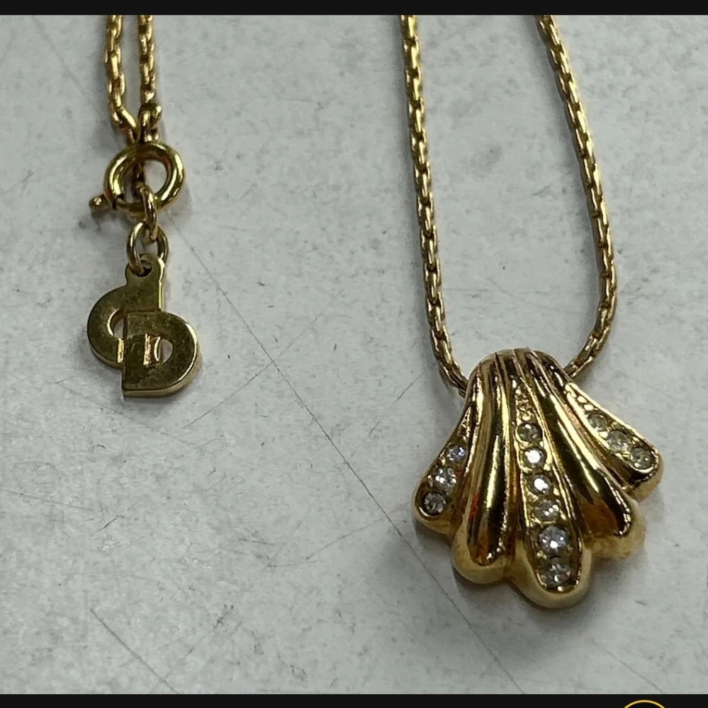 Christian Dior Gold Rhinestone Shell Necklace - Picture 4 of 14